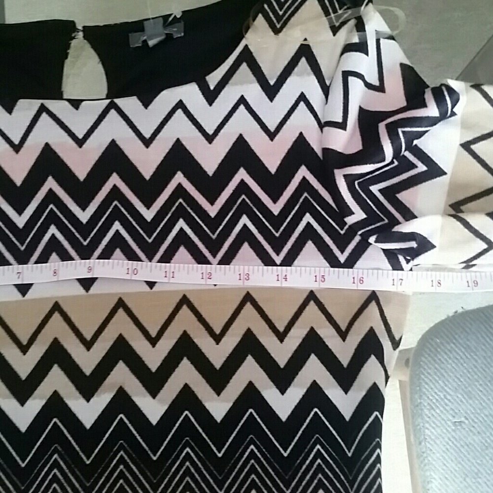 Geometric Print A-line  Dress - Picture 5 of 8